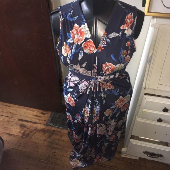 Peace love California S knit floral twist waist maxi dress - Picture 2 of 4